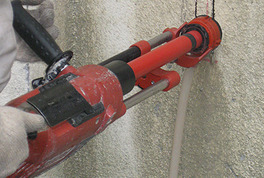 耐震スリット用連続コア穿孔