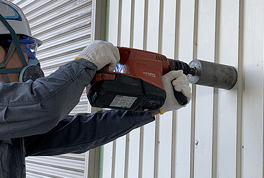 金属系のサイディングも乾式タイプが一般的