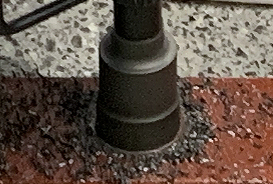 強力なマグネットで鋼材に吸着して使用